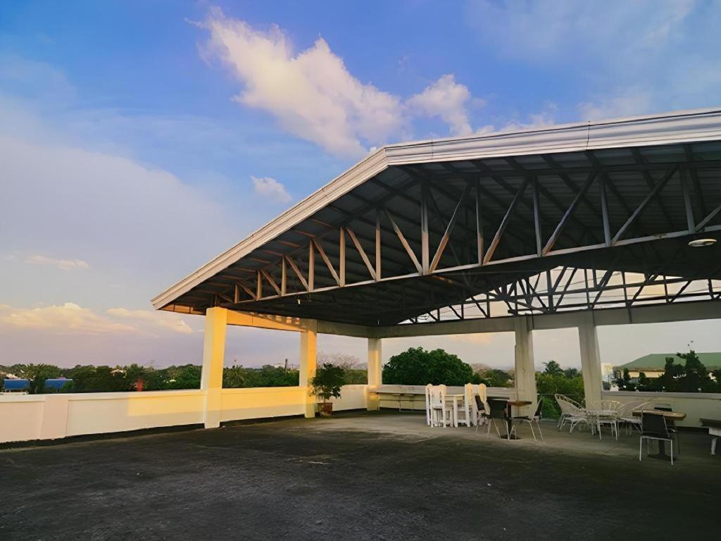 El Haciendero Private Hotel Iloilo City Exterior photo