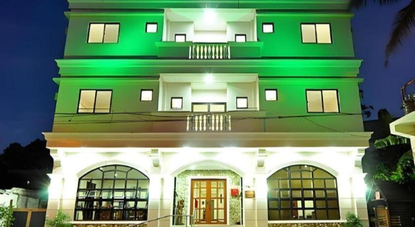 El Haciendero Private Hotel Iloilo City Exterior photo
