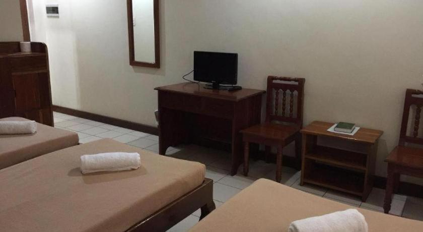 El Haciendero Private Hotel Iloilo City Exterior photo