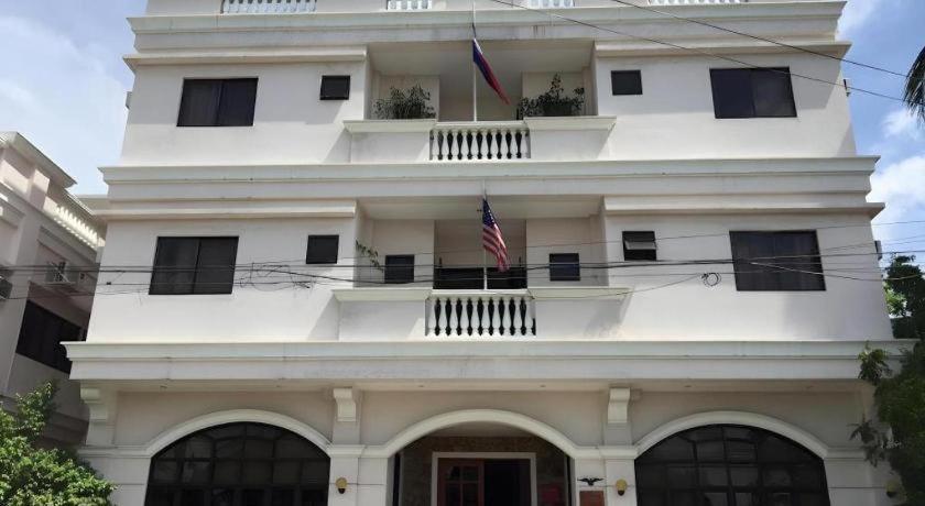 El Haciendero Private Hotel Iloilo City Exterior photo